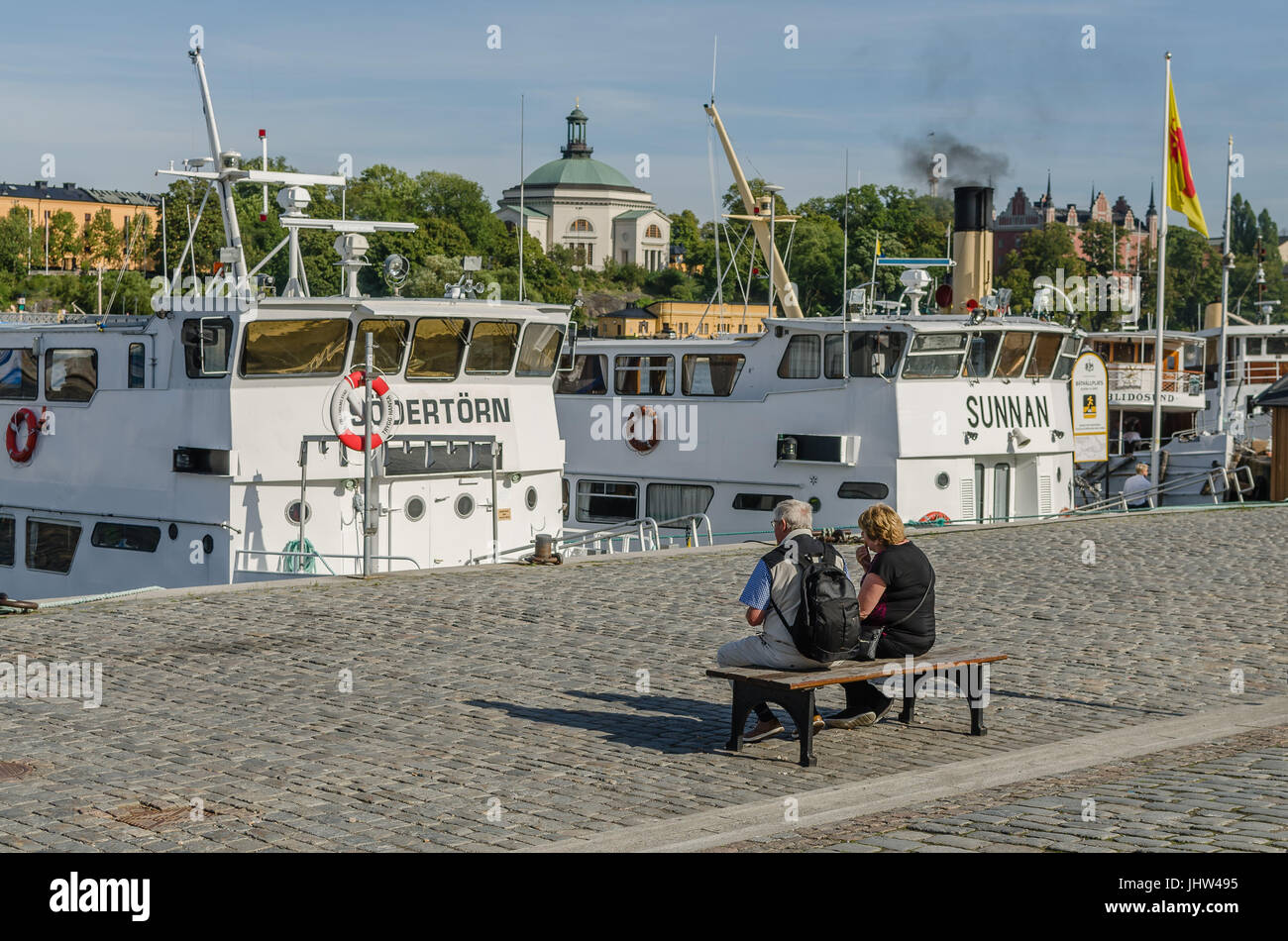 Metti in pausa sulla banchina con un gelato. Foto Stock