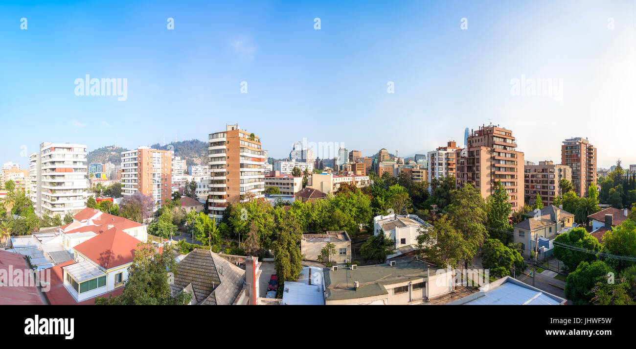 Vista panoramica della zona resedential nel comune di Providencia a Santiago del Cile Foto Stock