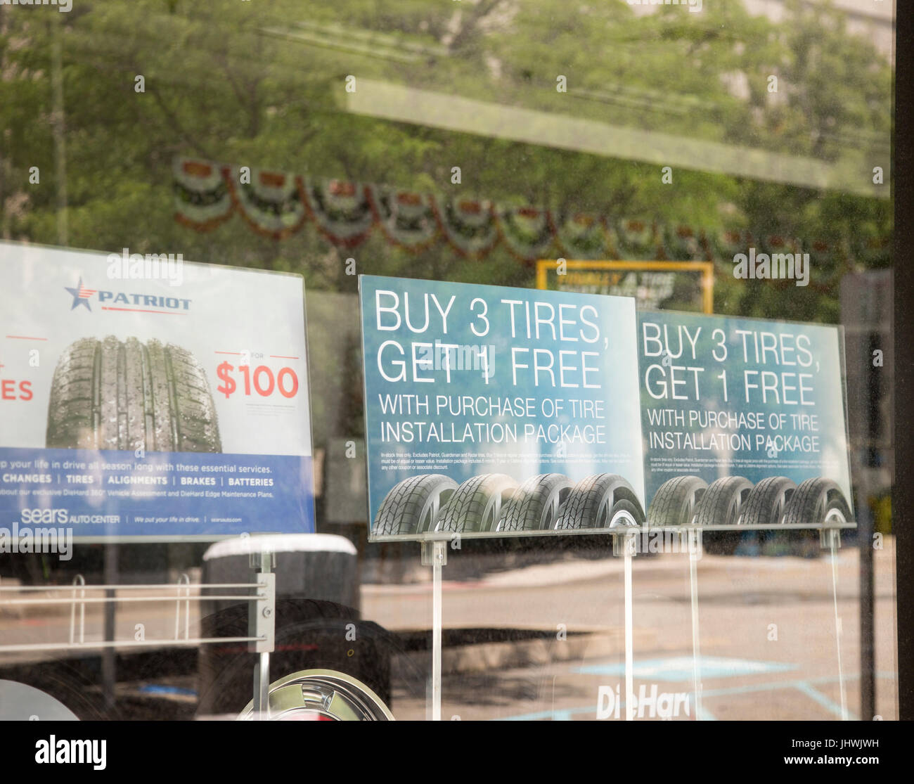 Vendita di pneumatici a Sears Auto Center nel New Jersey Foto Stock