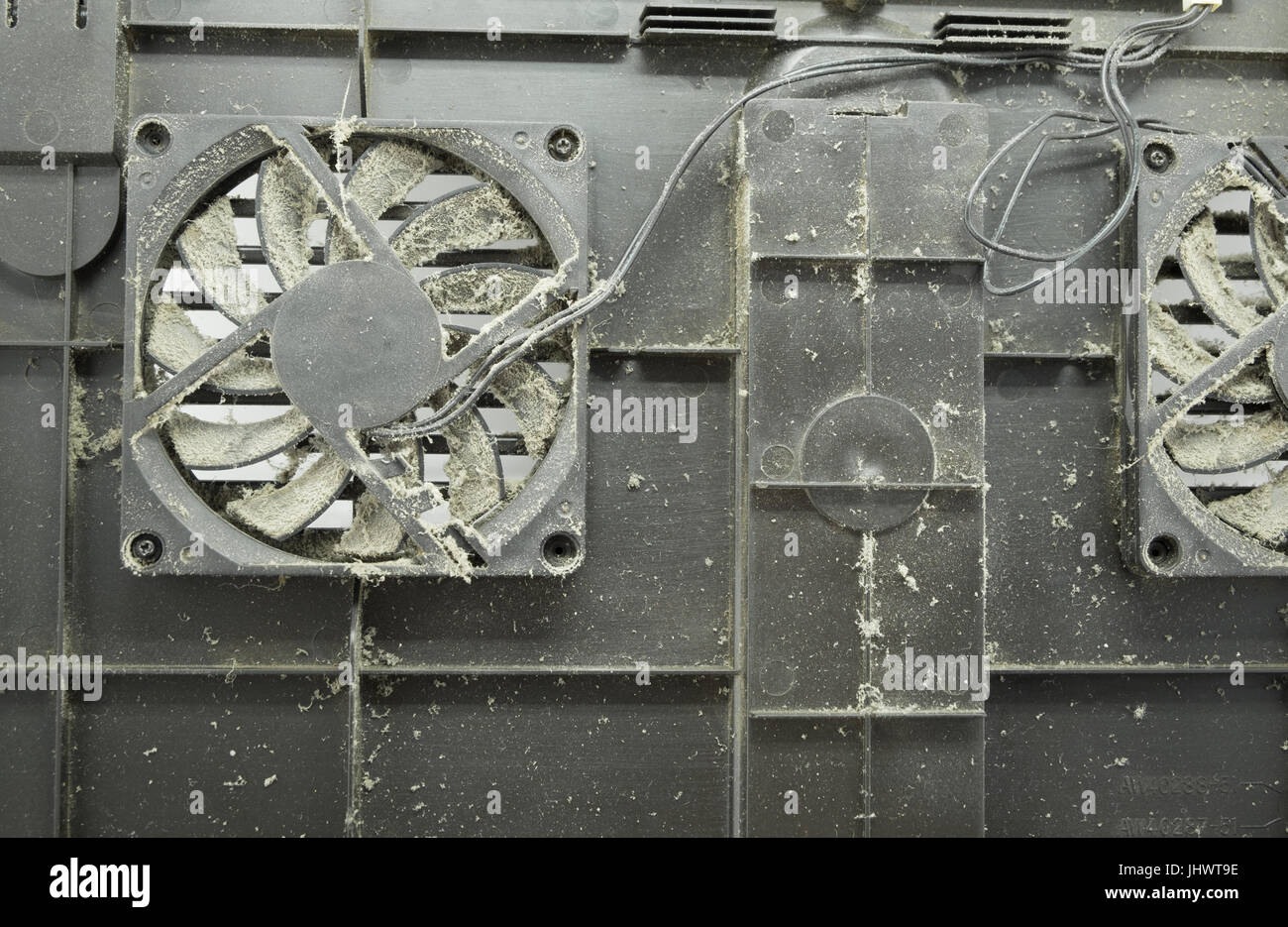 Polveroso delle pale della ventola del processore per computer lo scambiatore di calore. Close-up Foto Stock