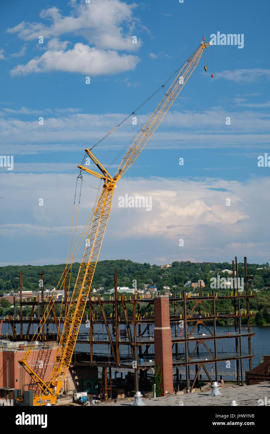 Gru da cantiere a cantiere sul lungomare Sud-est, Washington, DC, Stati Uniti d'America Foto Stock