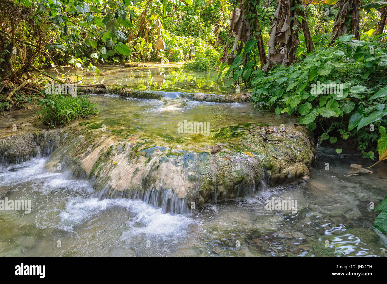 Acqua cristallina di Mele Creek - Port Vila, l'isola di Efate, Vanuatu Foto Stock
