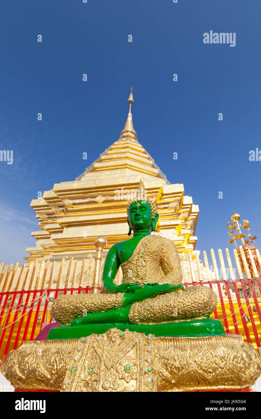 Jade statua del Buddha, Wat Phrathat Doi Suthep, Chiang Mai, Thailandia Foto Stock