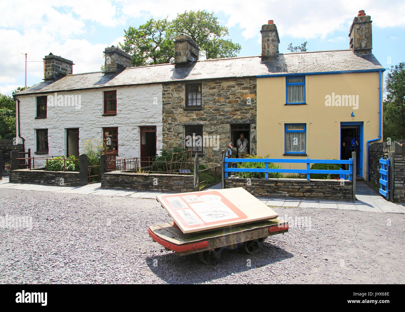 Fron retata cavatori di case, National Slate Museum, Llanberis, Gwynedd, Snowdonia, Galles del Nord, Regno Unito Foto Stock