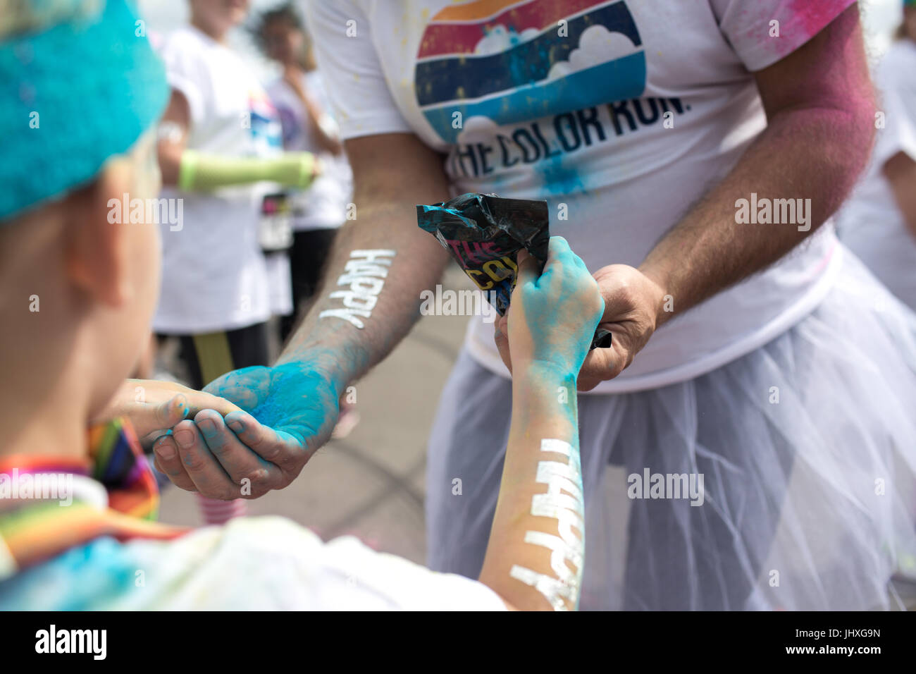 Scene dal Colour Run in Lussemburgo nel 2017 Foto Stock Scene dal Colour Run in Lussemburgo nel 2017 Foto Stock