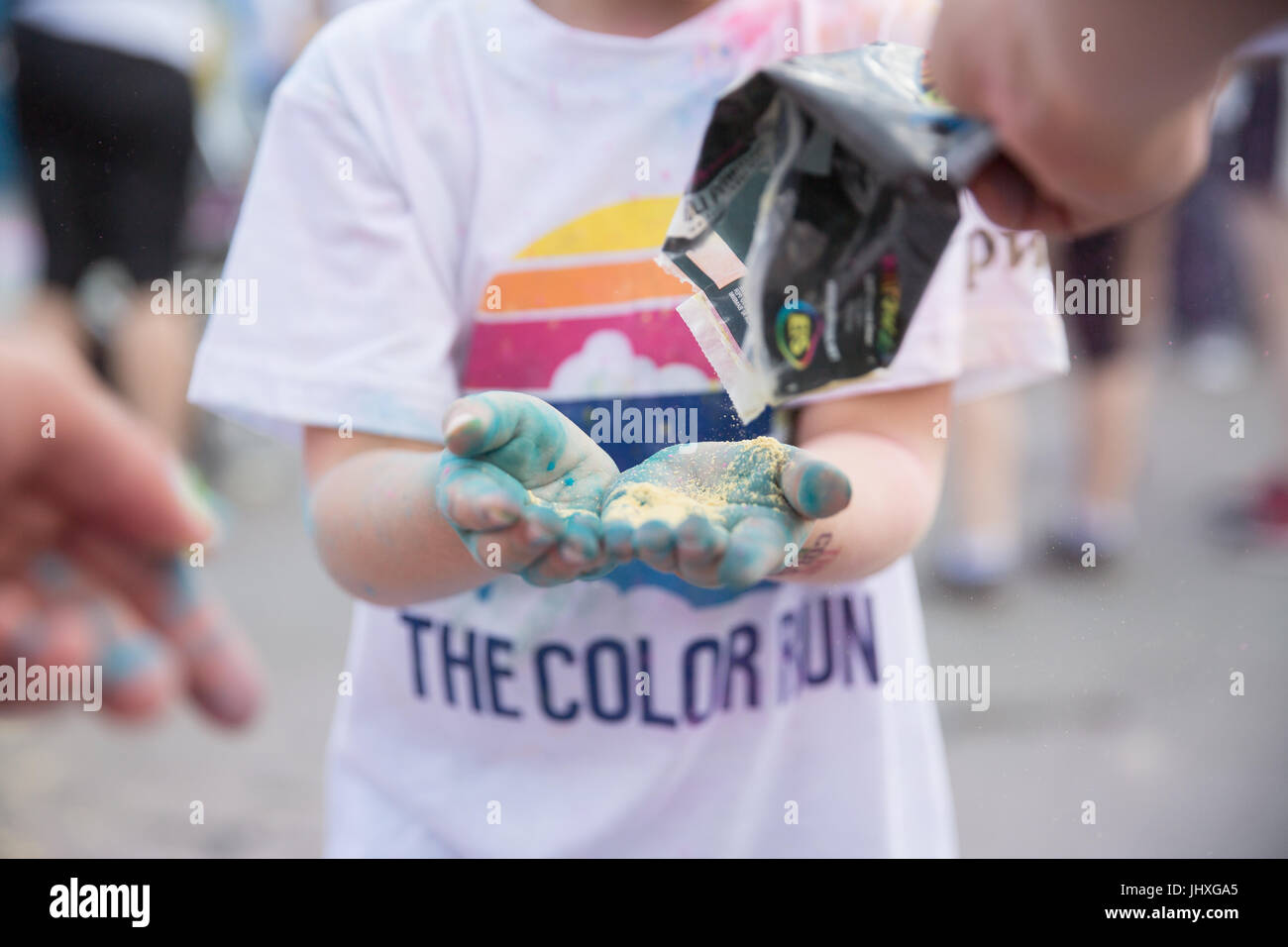 Scene dal Colour Run in Lussemburgo nel 2017 Foto Stock Scene dal Colour Run in Lussemburgo nel 2017 Foto Stock