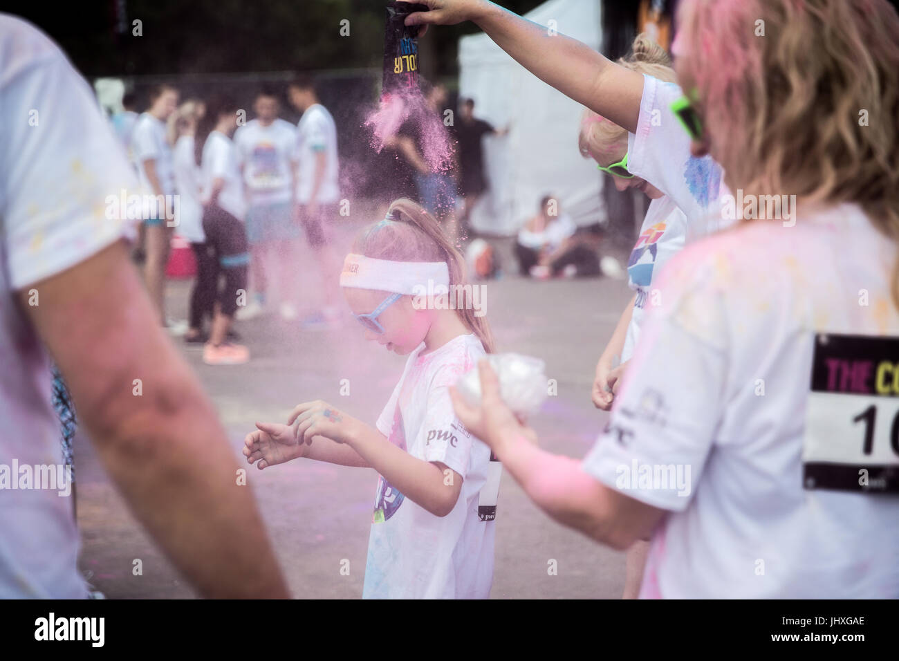 Scene dal Colour Run in Lussemburgo nel 2017 Foto Stock Scene dal Colour Run in Lussemburgo nel 2017 Foto Stock