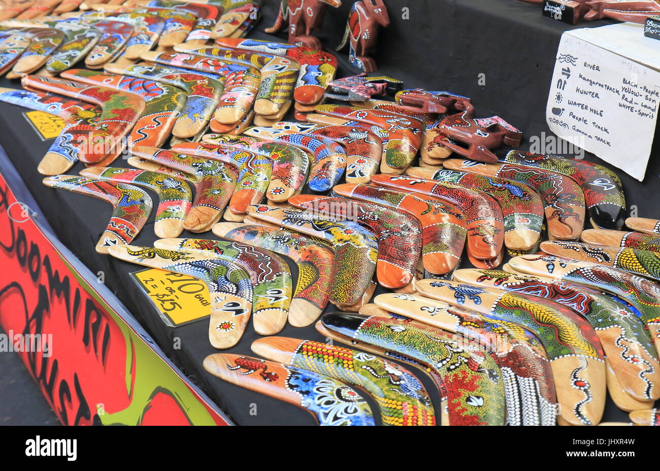 Boomerang aborigeni venduto al Queen Victoria Market di Melbourne in Australia. Foto Stock