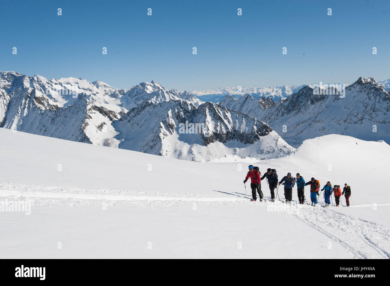 Sherpa del Nepal durante un allenamento sciistico camp a Disentis, Svizzera Foto Stock