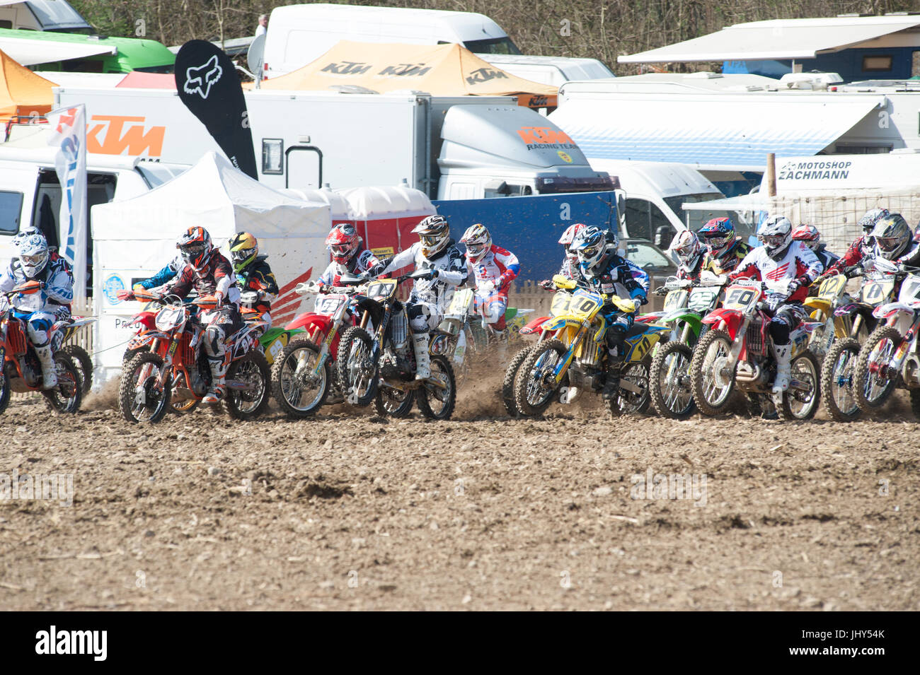 Inizio ad un moto corsa trasversale Foto Stock