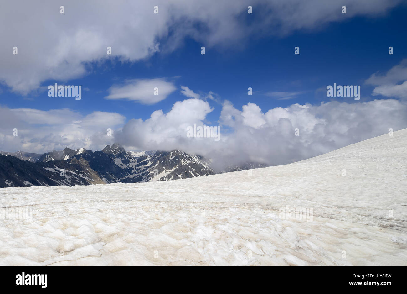 Montagne d'inverno Foto Stock