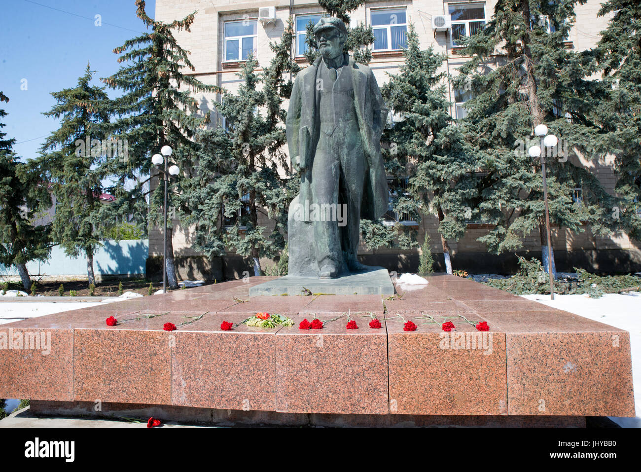 Statua di Lenin accanto a Gagauzia il palazzo del governo in Comrat, regione autonoma della Gagauzia, Repubblica di Moldavia Foto Stock