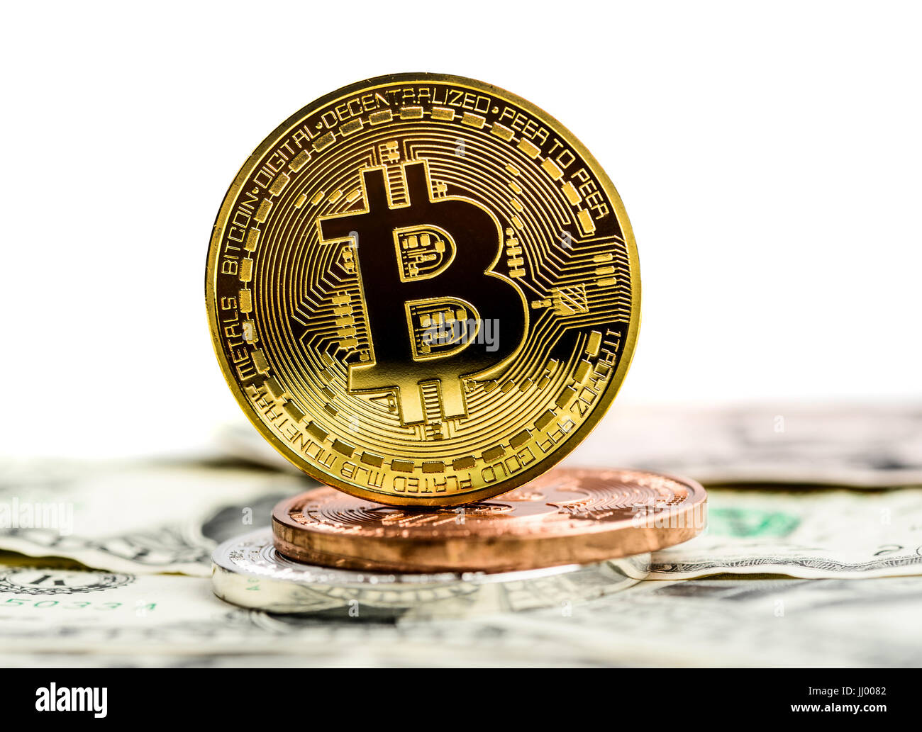 Bitcoin cyptocurrency denaro virtuale isolato su bianco Foto Stock
