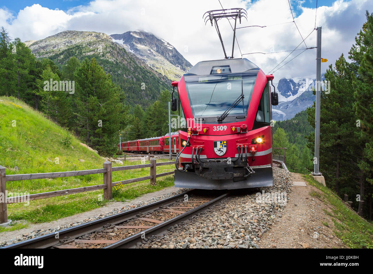 Bernina Express, Rh?tischen road, Pontresina, al grigio alleanze, Svizzera - Bernina Express, Svizzera, Grigioni, Pontresina, Bernina- Foto Stock