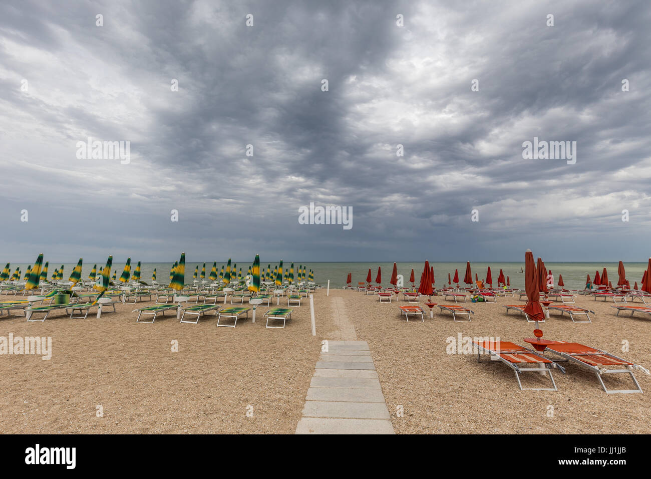Spiaggia deserta apocalisse Foto Stock