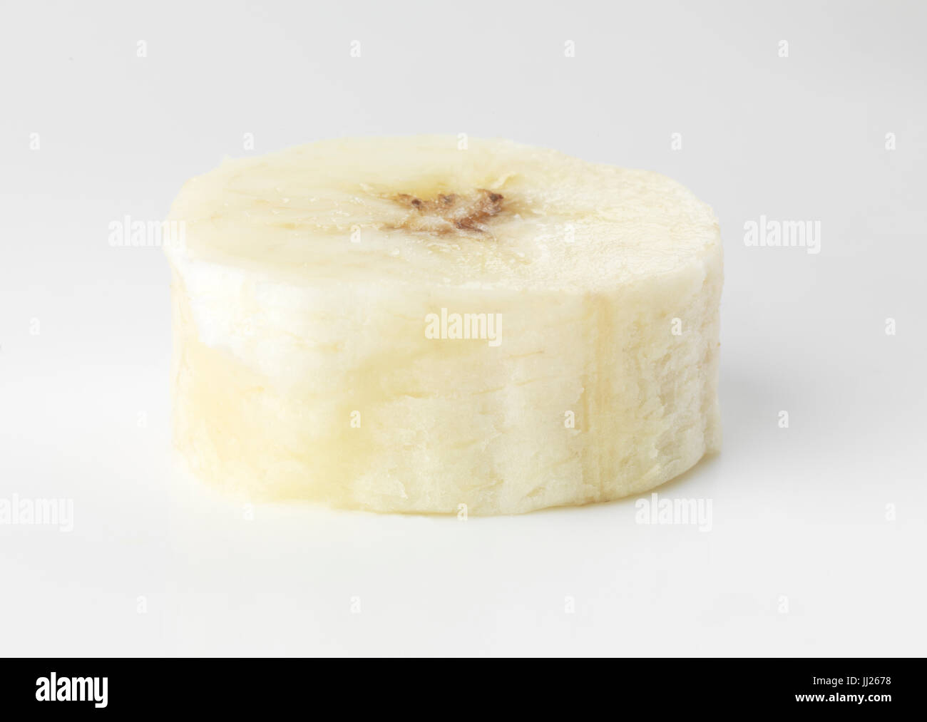 Banana affettare frutta isolato su sfondo bianco Foto Stock