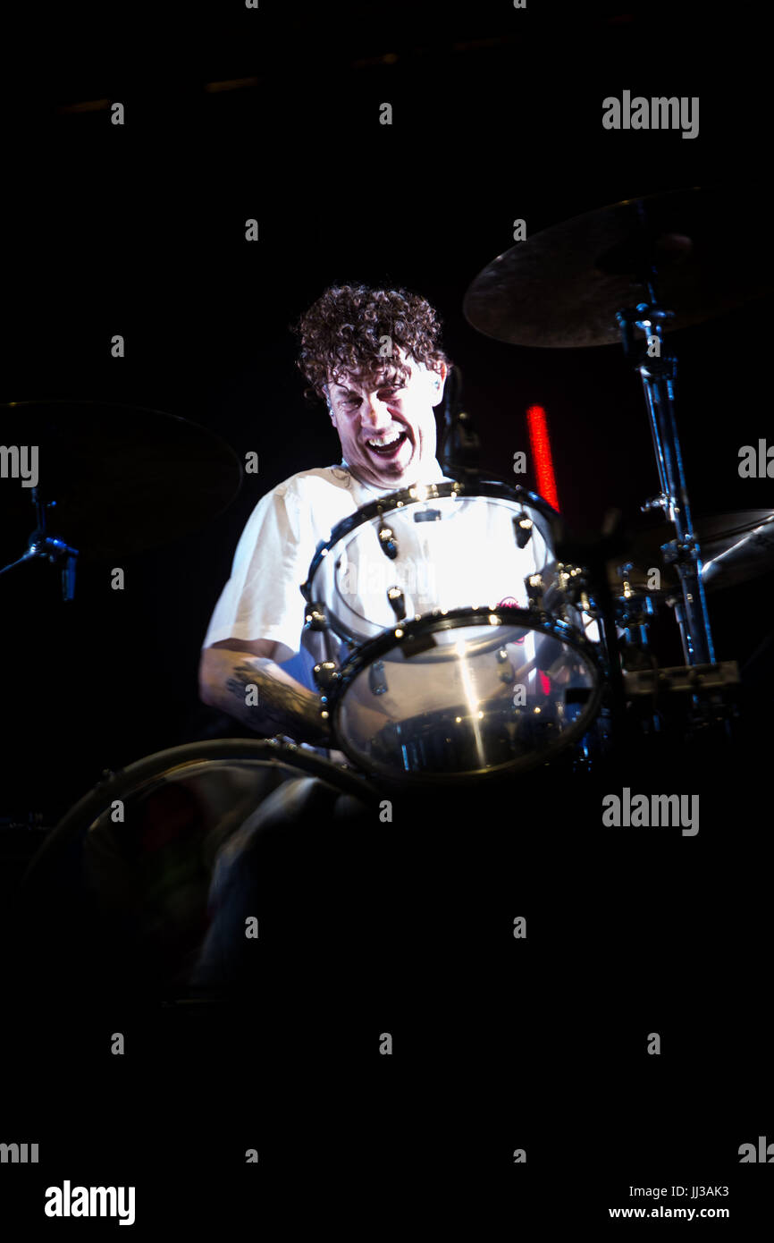 Milano, Italia. 17 Luglio, 2017. Milano, Italia 17 luglio Arcade Fire live a Milano un Festival estivo all Ippodromo di San Siro Milano Credito: Roberto Finizio/Alamy Live News Foto Stock