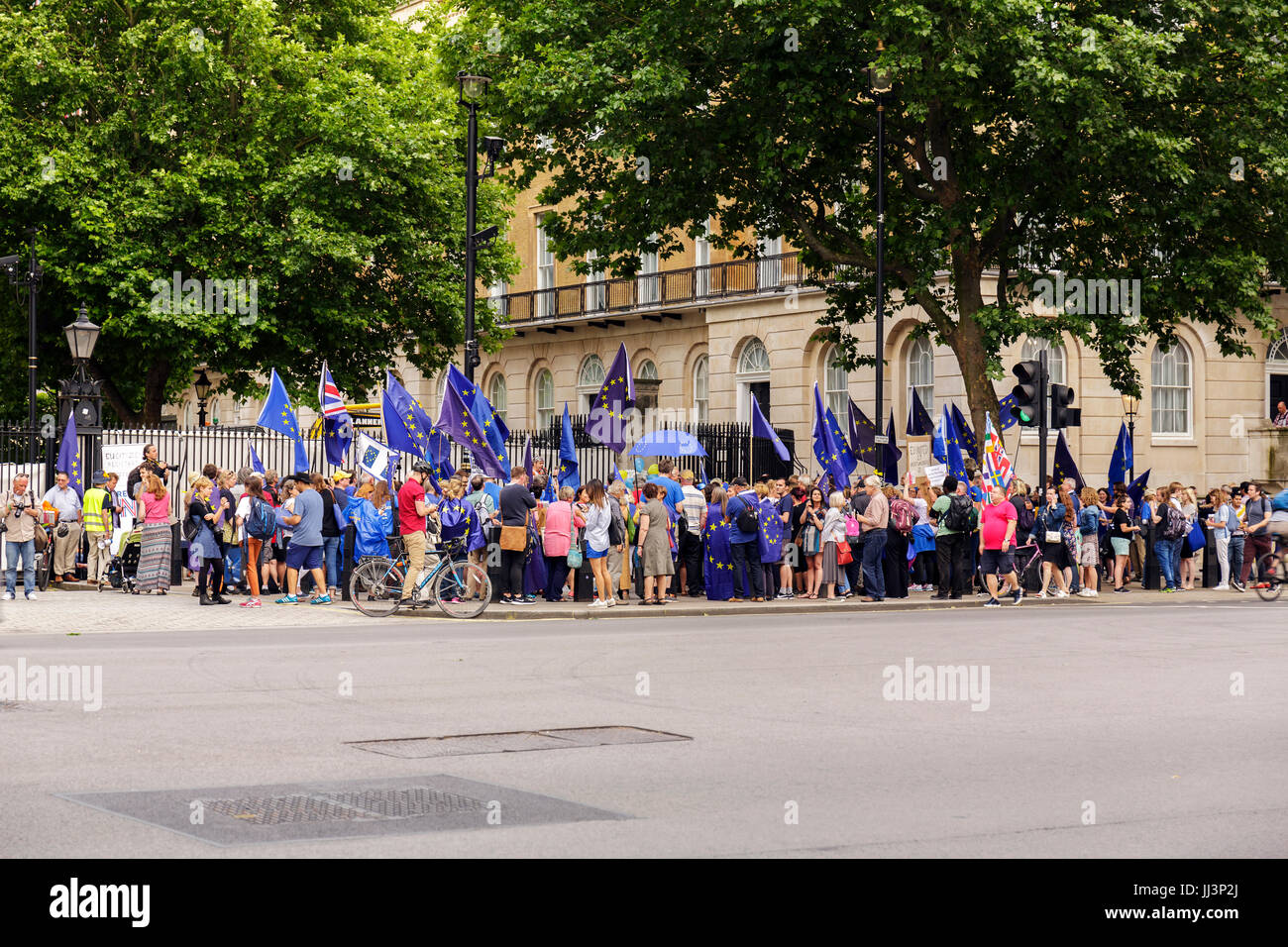 London, Regno Unito - 23 Giugno, 2017: Anti-Brexit protestare su Whitehall a Londra Foto Stock