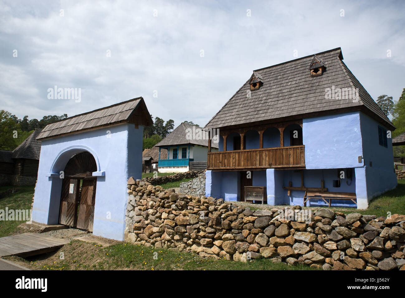 Case tradizionali presso Astra Museo Folcloristico di civiltà tradizionali, Dumbrava, Romania Foto Stock
