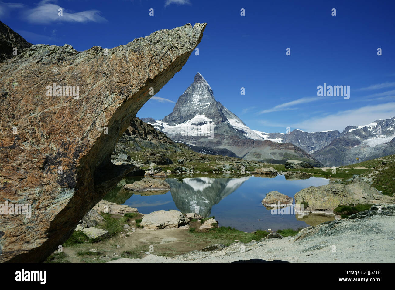 Matterhorn riflettendo in stagno, Gornergrat Zermatt, alpi svizzere, Svizzera Foto Stock