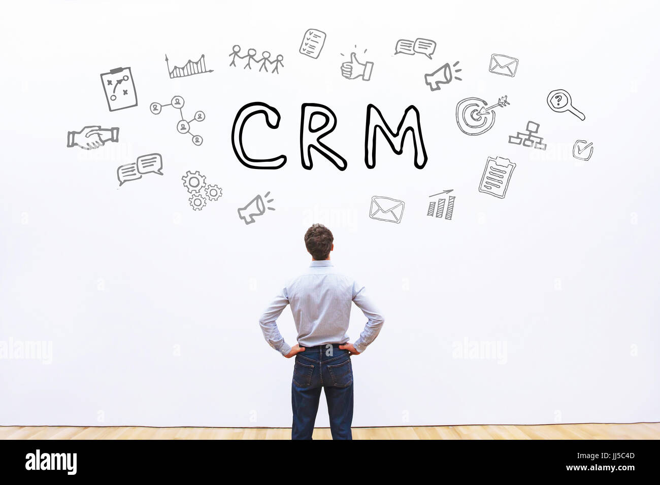 Concetto di crm su sfondo bianco, gestione delle relazioni con i clienti Foto Stock