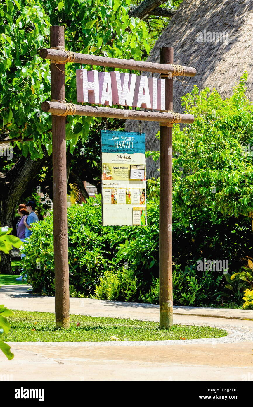 Honolulu, Hawaii - Maggio 27, 2016:Hawaii cartello all'entrata dell'Hawaiian Village presso il Centro Culturale Polinesiano, una popolare attrazione turistica o Foto Stock