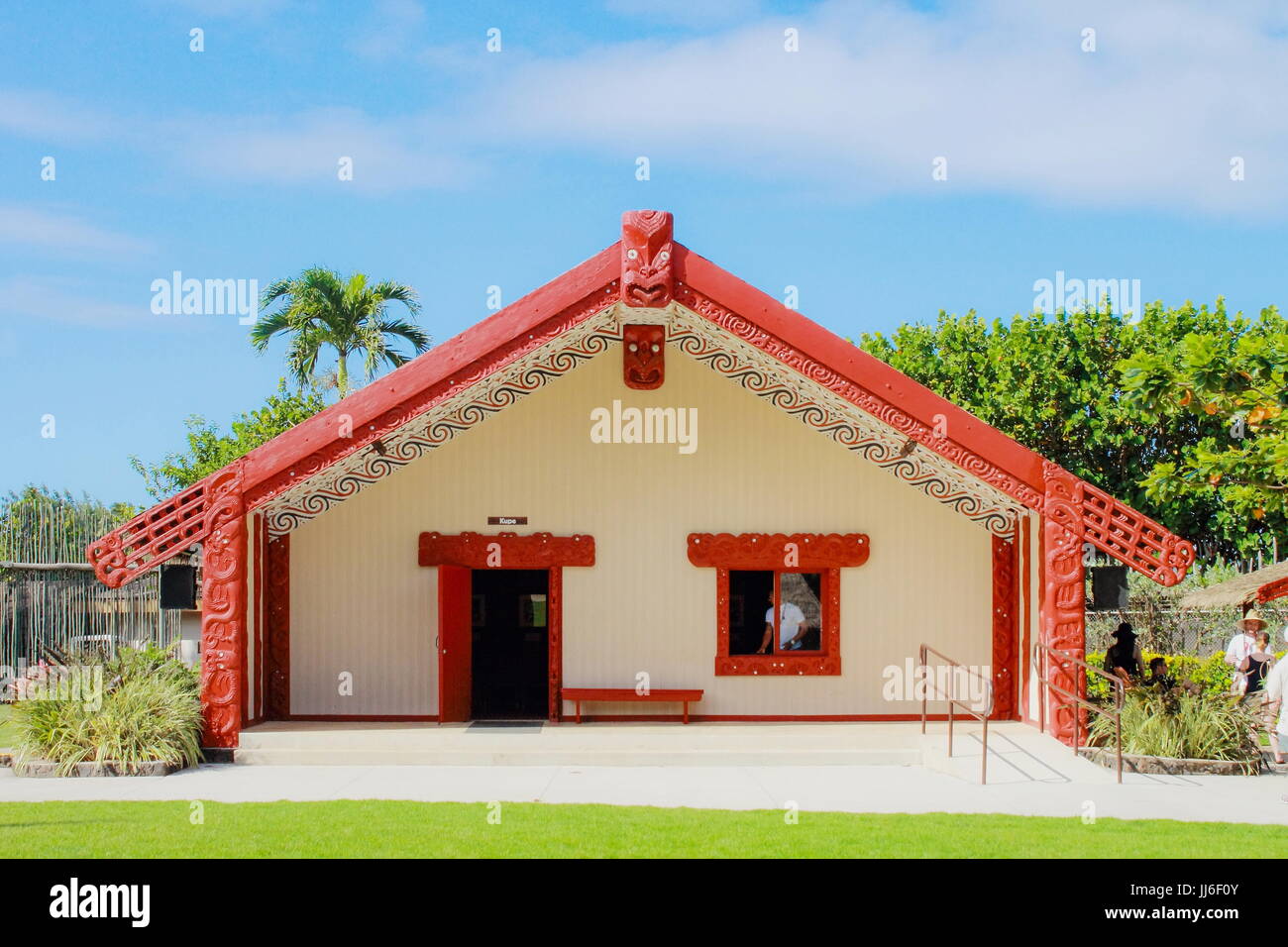 Honolulu, Hawaii - Maggio 27, 2016:Maori meeting house all'interno del villaggio di Aotearoa presso il Centro Culturale Polinesiano. Foto Stock