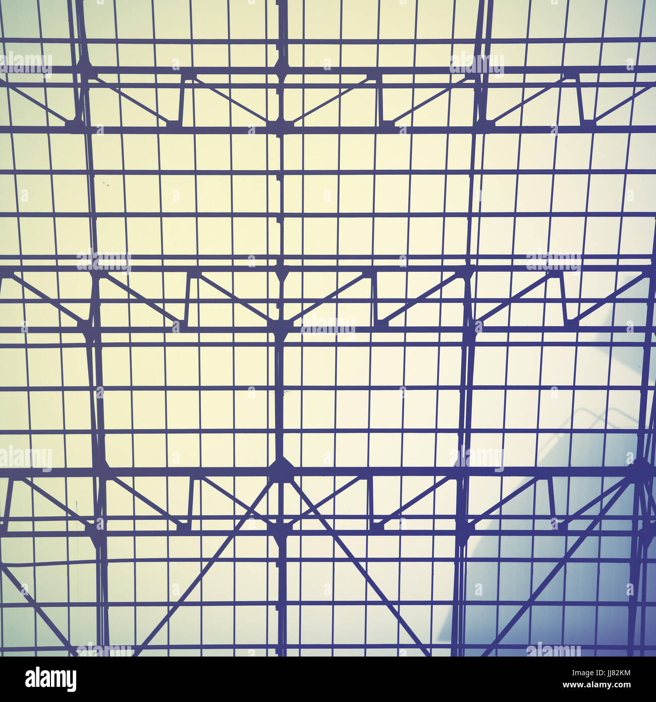 Il telaio a traliccio di vintage lucernario finestra - industrial sfondo architettonico. In stile retrò immagine filtrata Foto Stock