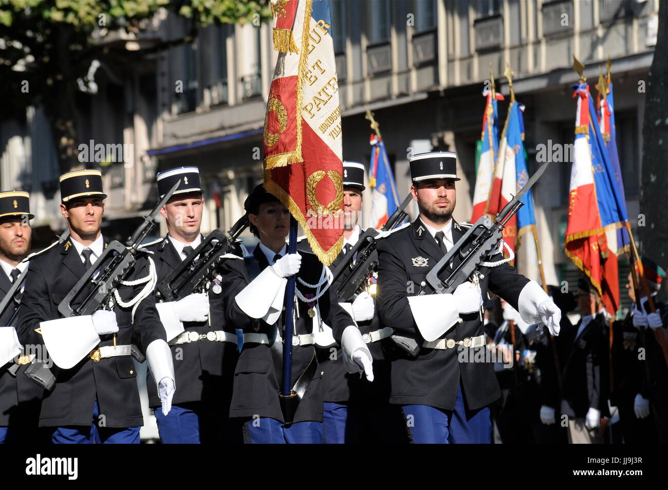 Una parata militare celebra il giorno della Bastiglia, a Lione (Francia) Foto Stock