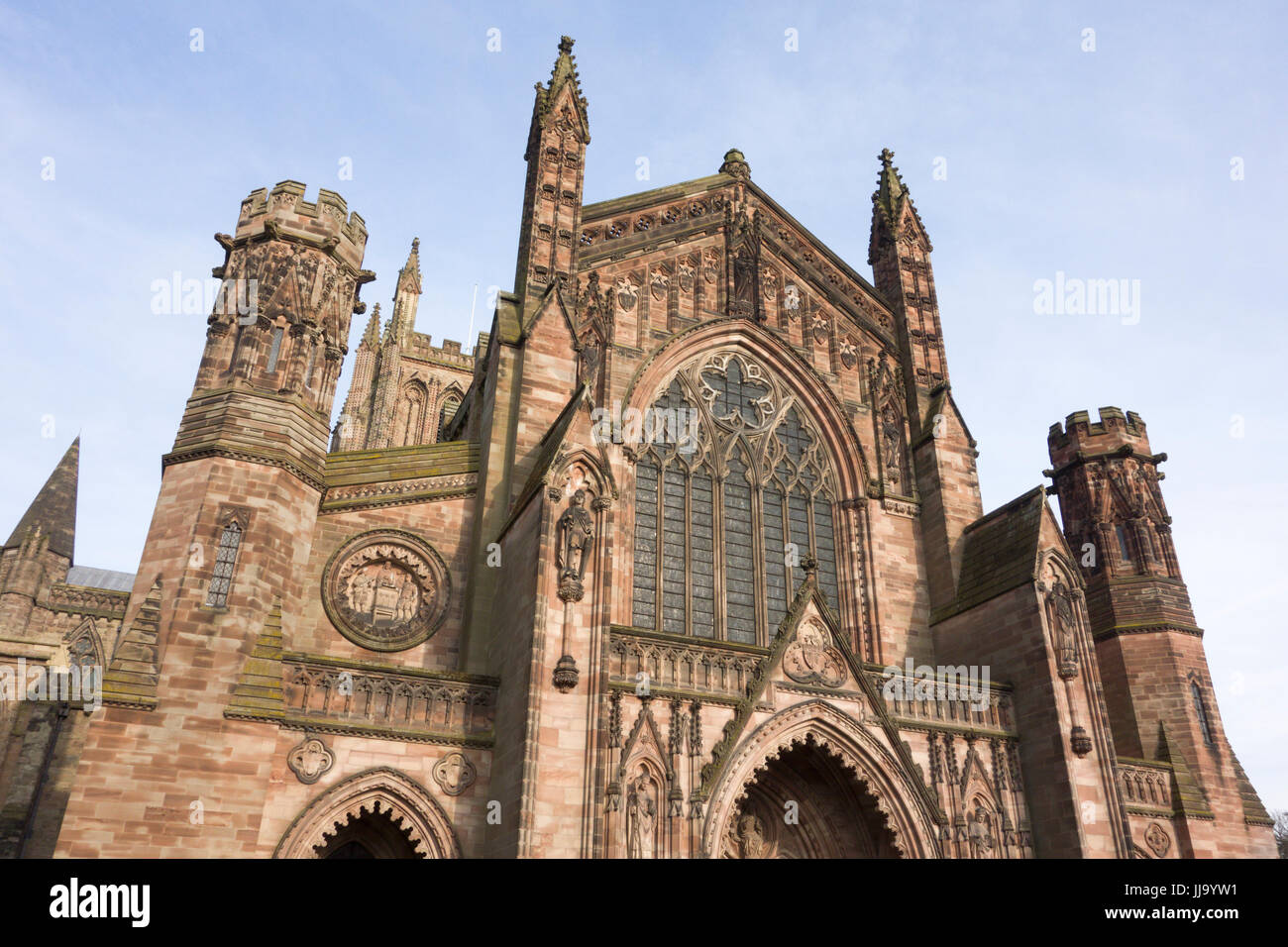 Il fronte ovest della cattedrale di Hereford, un Edwardian oltre all'edificio medievale progettata come un memoriale per la Regina Victoria da John Oldrid Scott. Foto Stock