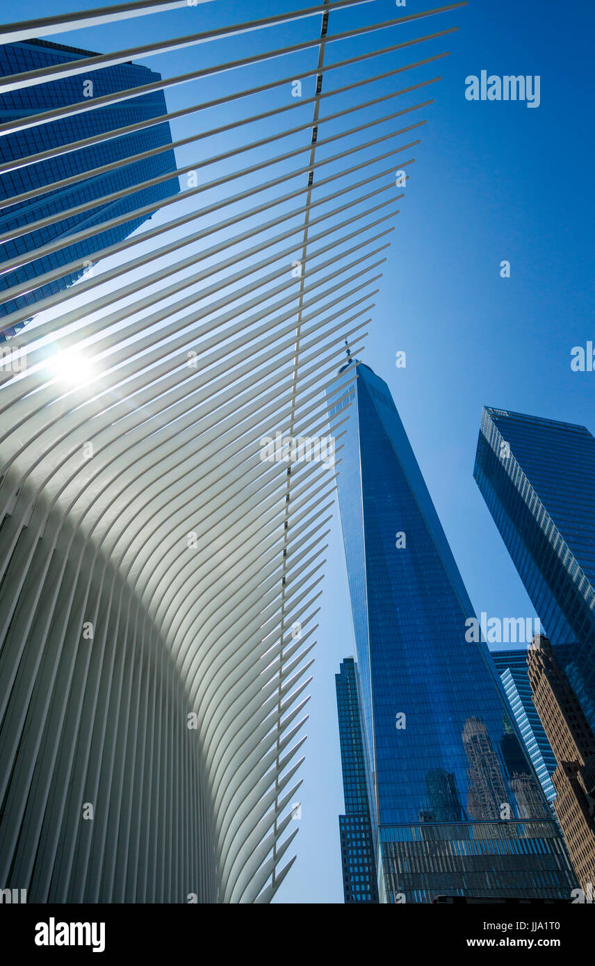New York il quartiere finanziario con il World Trade Center, occhio e libertà torre in Manhattan inferiore Foto Stock