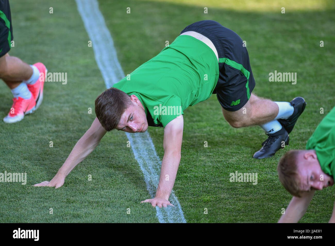 Mlada Boleslav, Repubblica Ceca. 19 Luglio, 2017. Giocatore di calcio AARON BOLGER di Shamrock Rovers in azione durante la sessione di formazione prima del secondo turno di qualificazione del calcio europeo lega, seconda gamba Mlada Boleslav vs Shamrock Rovers in Mlada Boleslav, Repubblica Ceca, luglio 19, 2017. Credito: Radek Petrasek/CTK foto/Alamy Live News Foto Stock