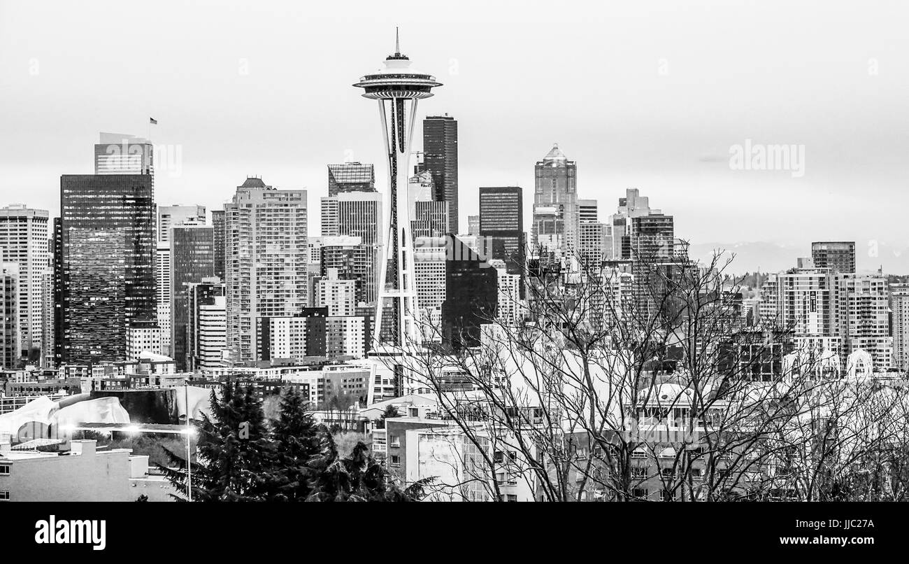 Skyline di Seattle con lo Space Needle - vista da Kerry Park - Seattle - Washington - 11 aprile 2017 Foto Stock