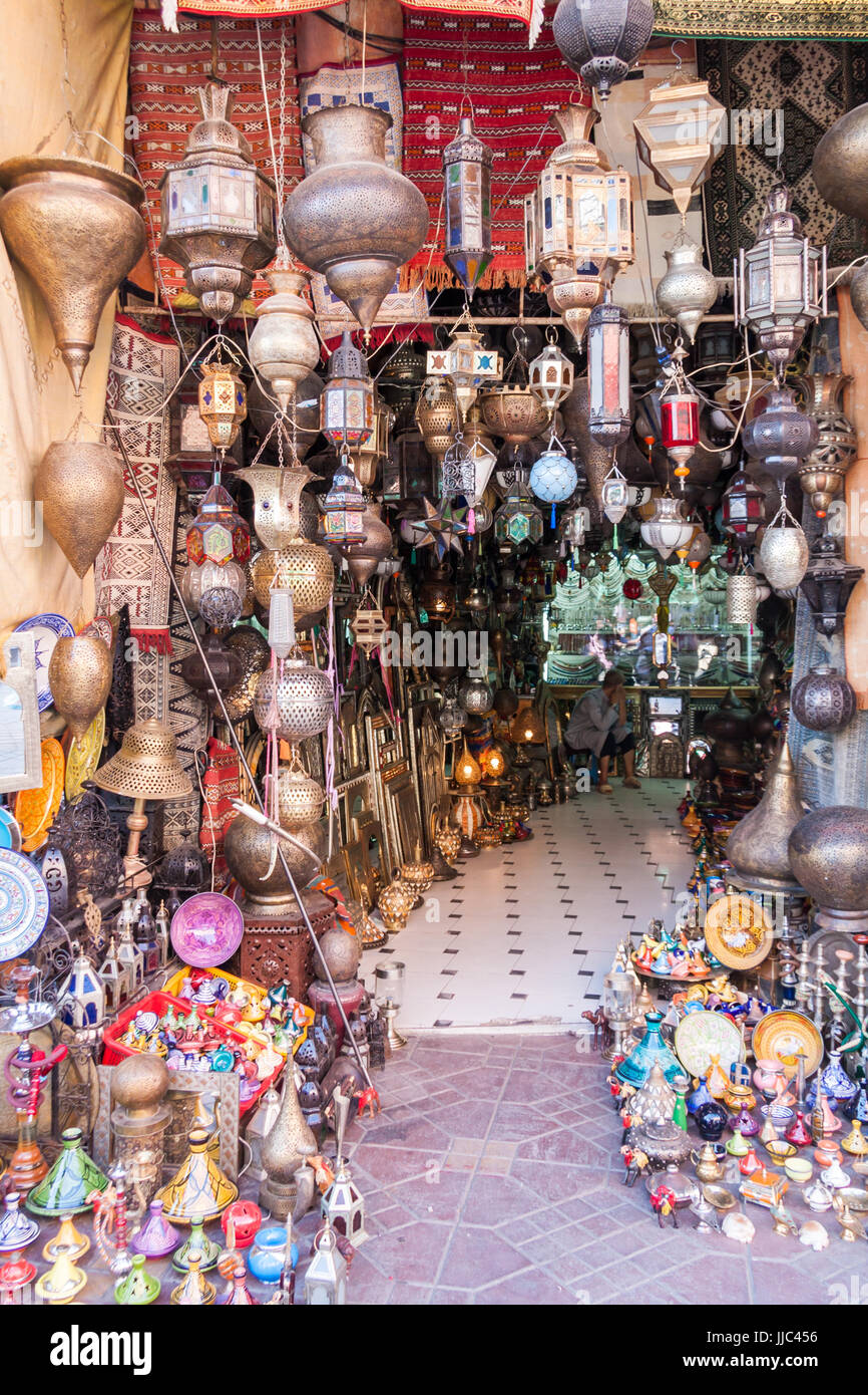 Negozio di vendita lampade Marrakech Marrakesh, Marocco, Africa del Nord  Foto stock - Alamy