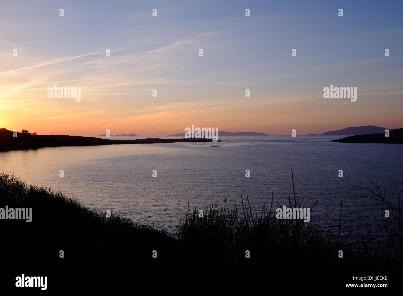 Un bellissimo tramonto sull' isola Valentia, nella contea di Kerry, Irlanda Foto Stock