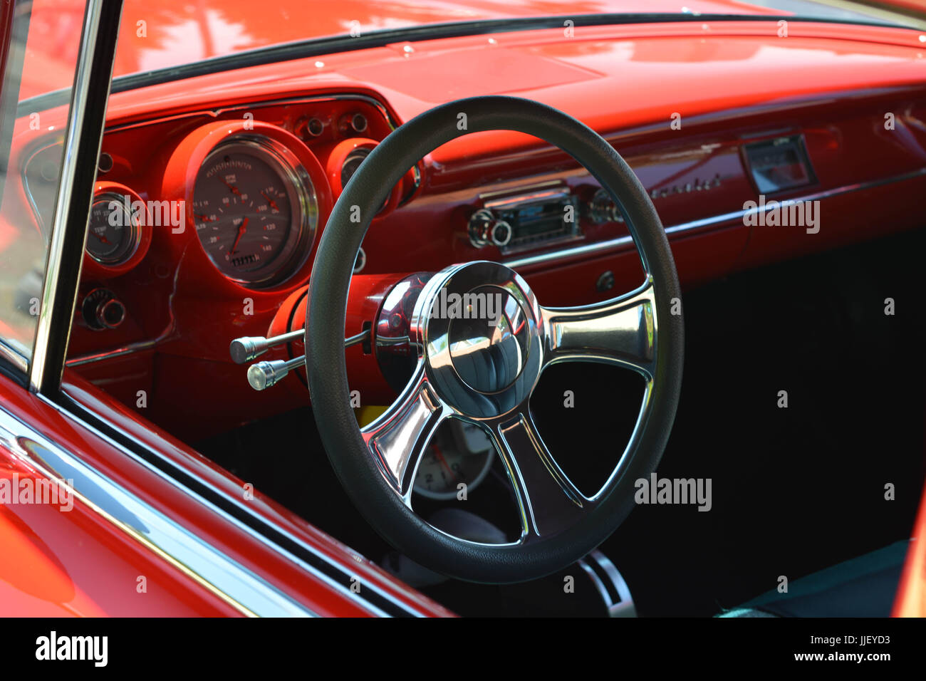 Auto rossa interno Foto Stock