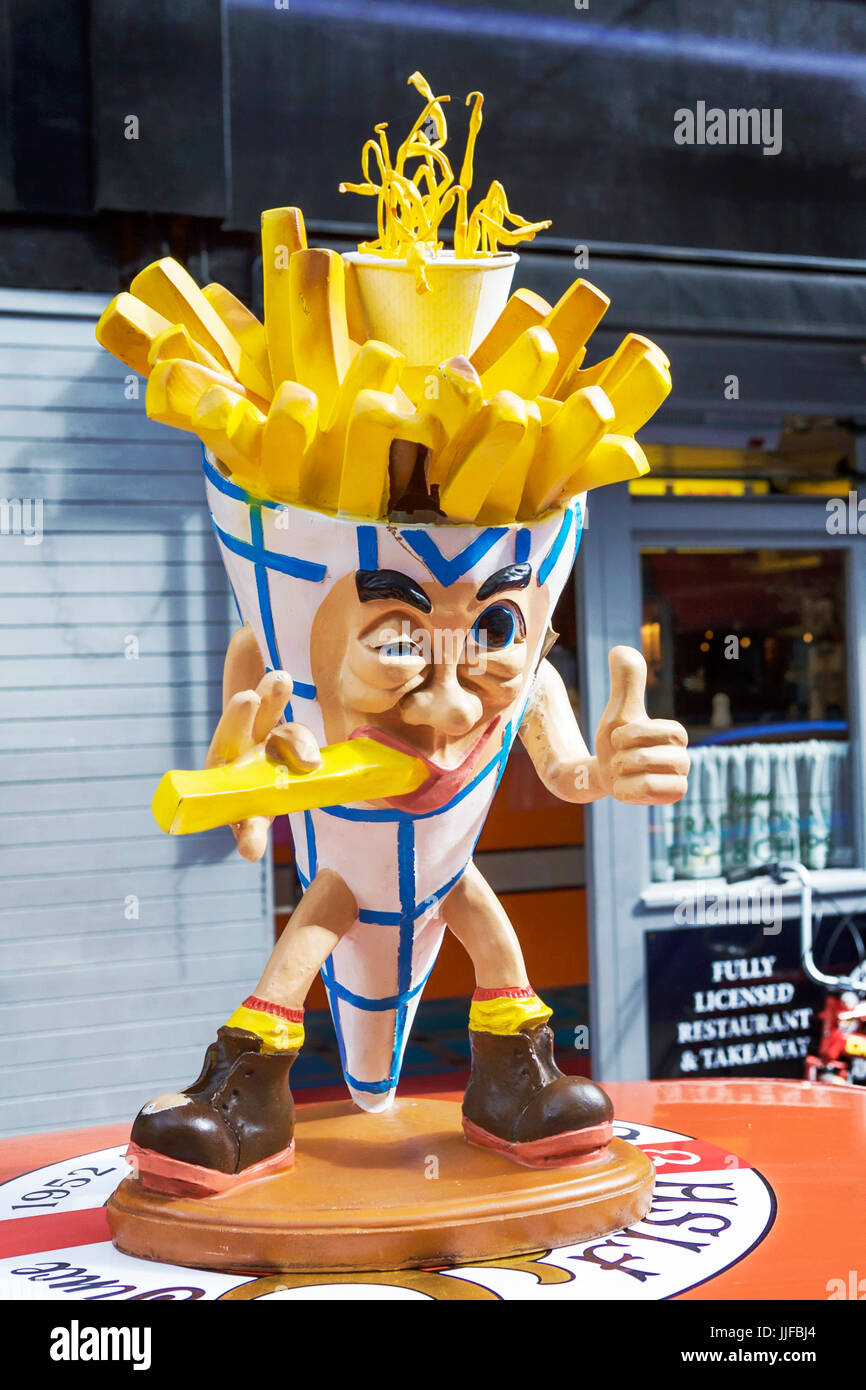 Poppies Soho, negozio di pesce e navi, soho, Londra, Regno Unito. Concetto di promozione aziendale. Fish n chips. Foto Stock