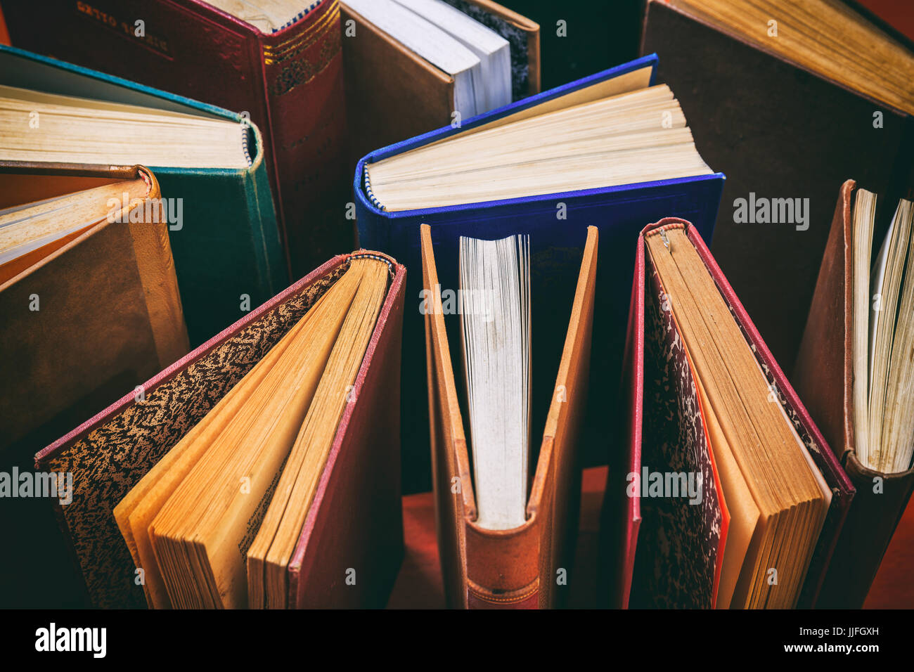 Libri antichi di sfondo - vista superiore Foto Stock