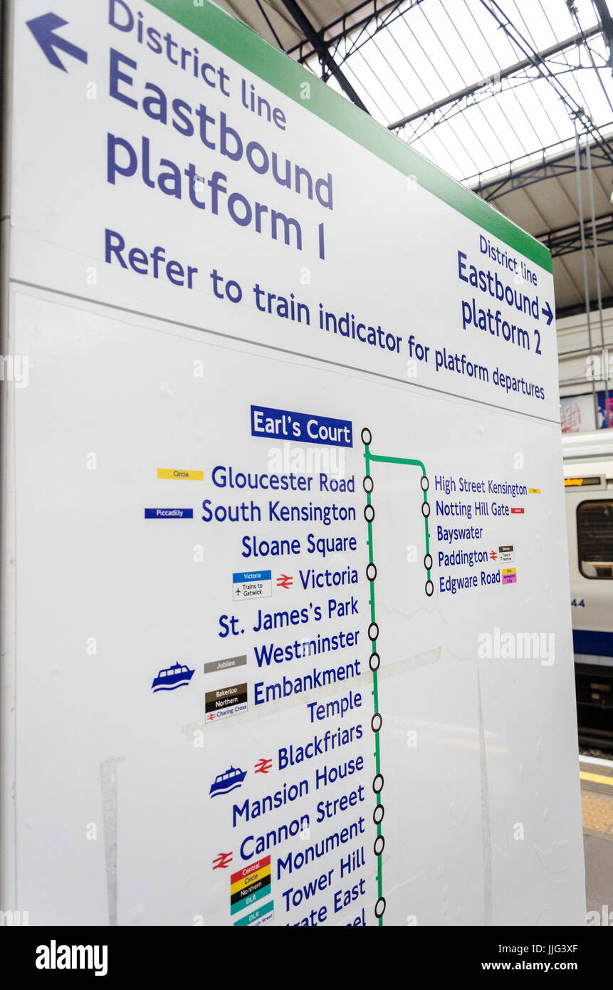 Una mappa che mostra le fermate in direzione est dall'Earl's Court sulla District Line della metropolitana di Londra. Foto Stock
