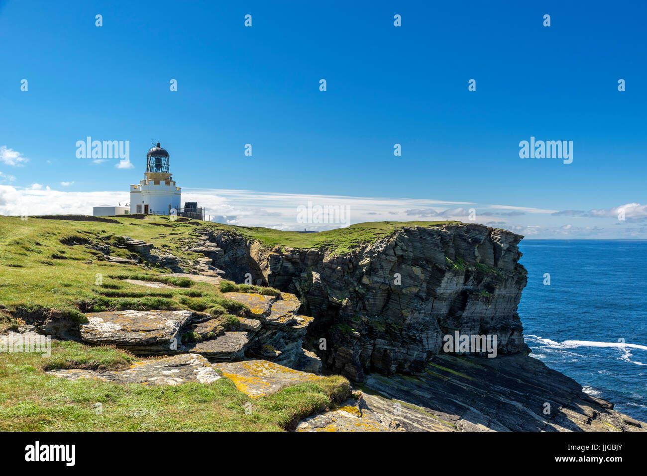 Faro sul Brough di Birsay, Continentale, Orkney, Orkney Islands, Scotland, Regno Unito Foto Stock