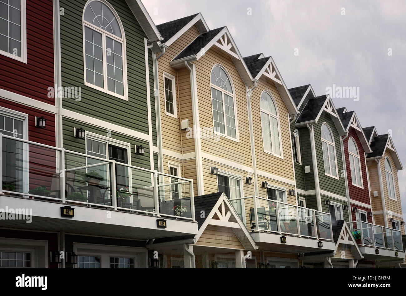 Fila di colorate case residenziali in Summerside, Prince Edward Island, Canada Foto Stock