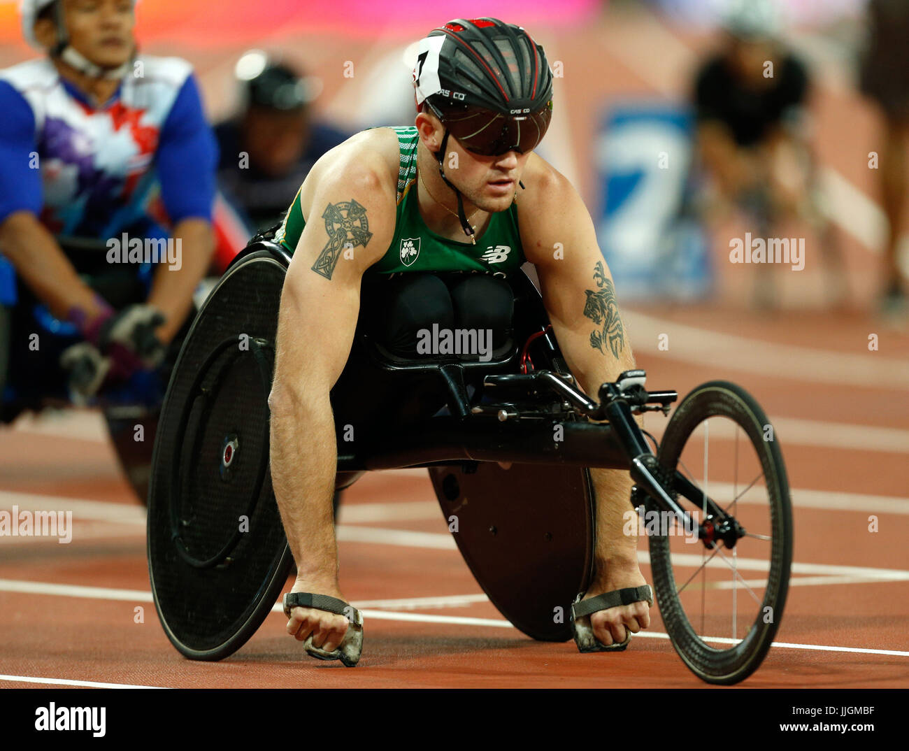 L'Irlanda Patrick Monahan prima degli Uomini 800m T53 riscaldare due durante il giorno sei del 2017 World Para di Atletica a Londra Stadium. Foto Stock