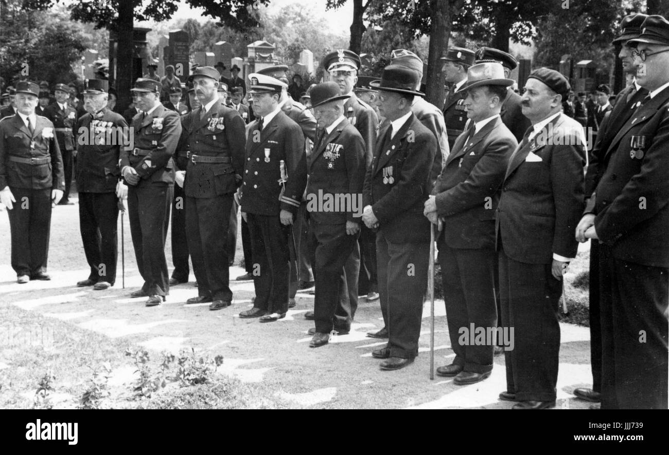 Congresso mondiale di ebrei la guerra mondiale I veterani che hanno combattuto nella parte anteriore - Cerimonia di commemorazione al Cimitero Ebraico (jüdischer Friedhof), Vienna. Congresso 27 Giugno - 4 luglio 1936. Foto Stock