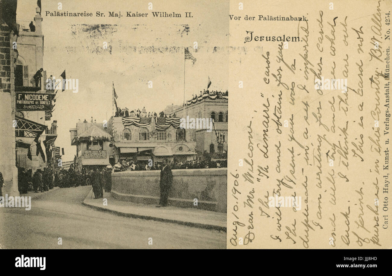 Kaiser Wilhelm visita in Terra Santa (Palestina), 1898, cartolina commemorativa, mostra l'ingresso alla città vecchia di Gerusalemme attraverso la Porta di Jaffa, con la folla e bandiera che fiancheggiano le strade di gree il Kaiser Foto Stock