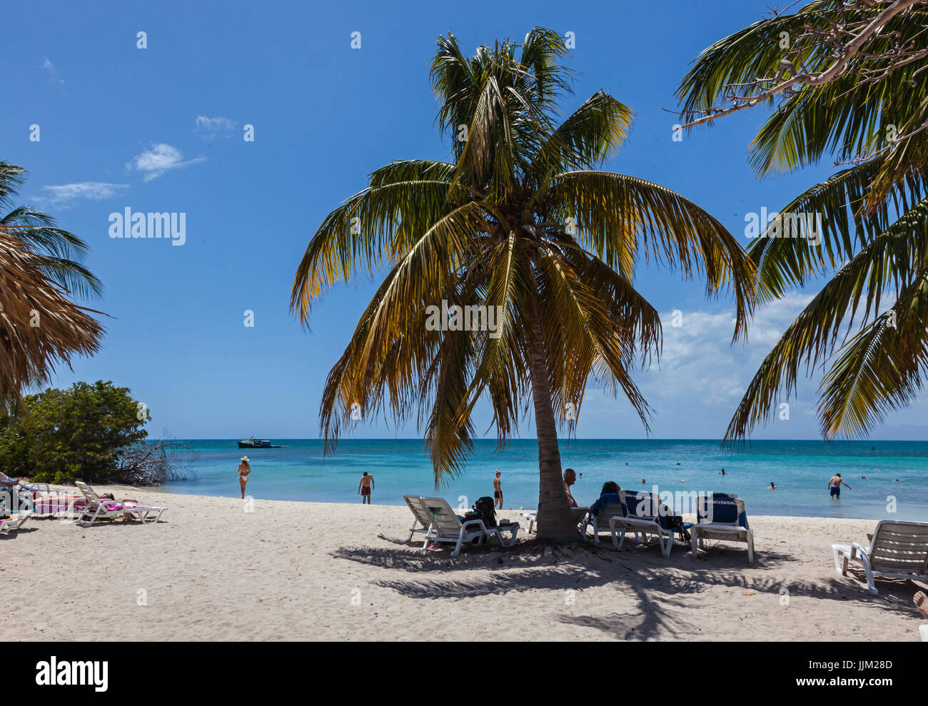 L'isola tropicale di CAYO IGUANA raggiunta in barca da Playa Ancon è una destinazione turistica - Trinidad, Cuba Foto Stock