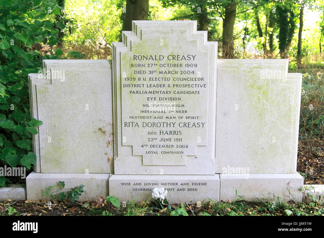 Ronald e Rita Creasy pietra tombale, Unione Britannica dei Fascisti, Monaco Soham, Suffolk, Inghilterra, Regno Unito Foto Stock