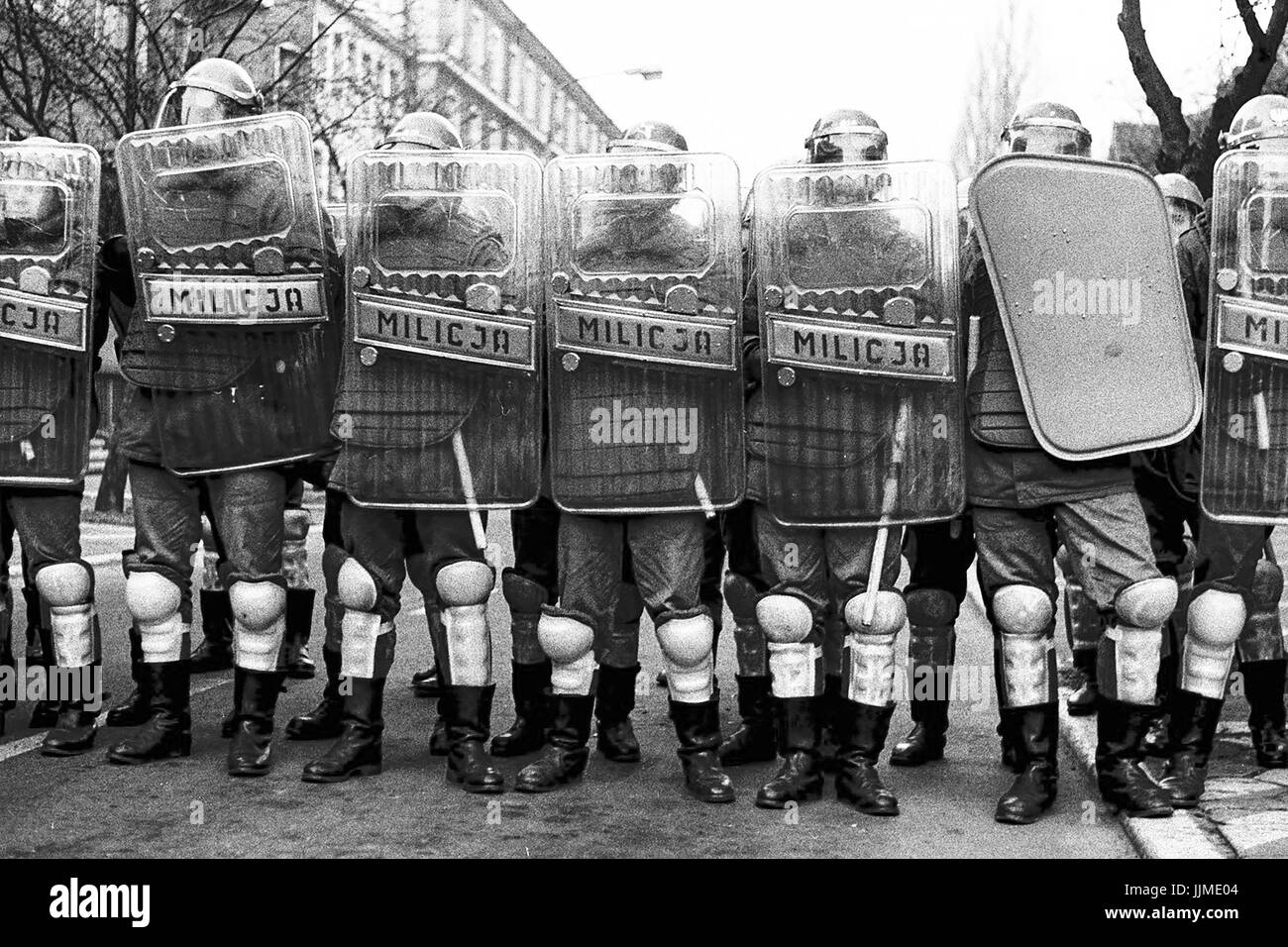 La Polizia antisommossa chiamato Milicja o ZOMO, 1988 a Poznan, in Polonia communistic. (Il nome ufficiale - Riserve motorizzato delle milizie cittadine). Tempo di rivoluzione. Foto Stock