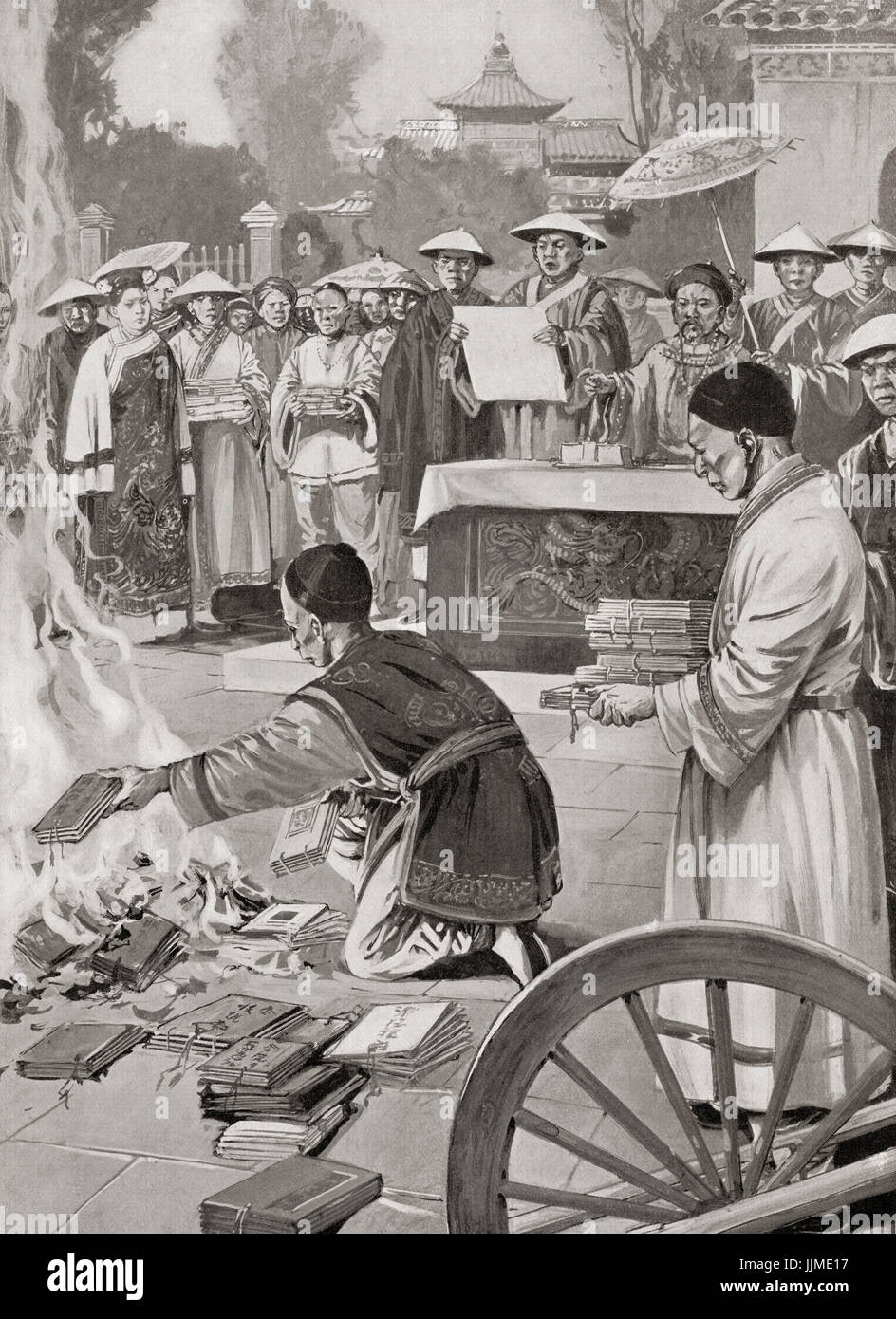 La combustione di testi nel 213 a.c. dal primo imperatore della dinastia Qin della Cina antica, Qin Shi Huang. Volendo per la letteratura per iniziare con il suo regno che ha ordinato la masterizzazione di tutti i libri salva quelli sulla medicina, divinazione, agricoltura e silvicoltura. Qin Shi Huang, 259 BC - 1 210 BC. Fondatore della dinastia Qin e del primo imperatore della Cina unificata. Da Hutchinson nella storia delle nazioni, pubblicato 1915. Foto Stock