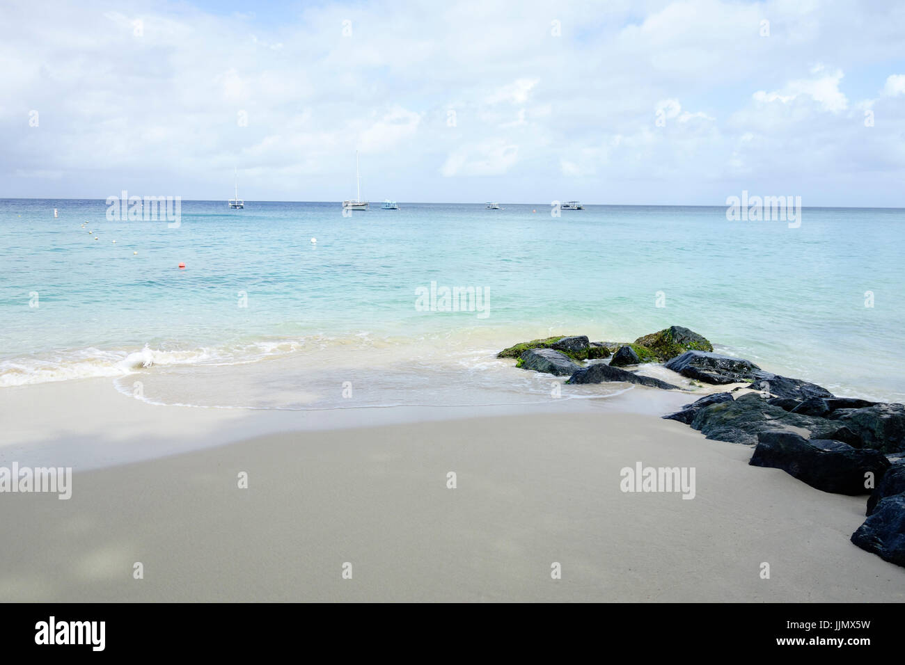 La spiaggia e la fascia costiera, Holetown, Barbados, West Indies Foto Stock