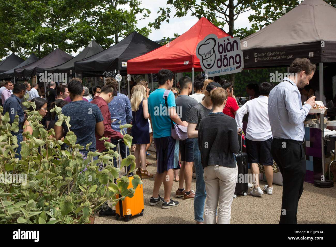 Frenare, una street market alimentare appena a nord della stazione di King Cross Foto Stock